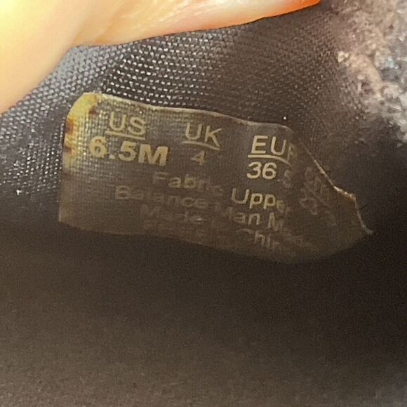 Bzees Womens Size 6.5 Free Spirit Crackled Black Slip In Wedge Heel Shoes - Picture 10 of 10